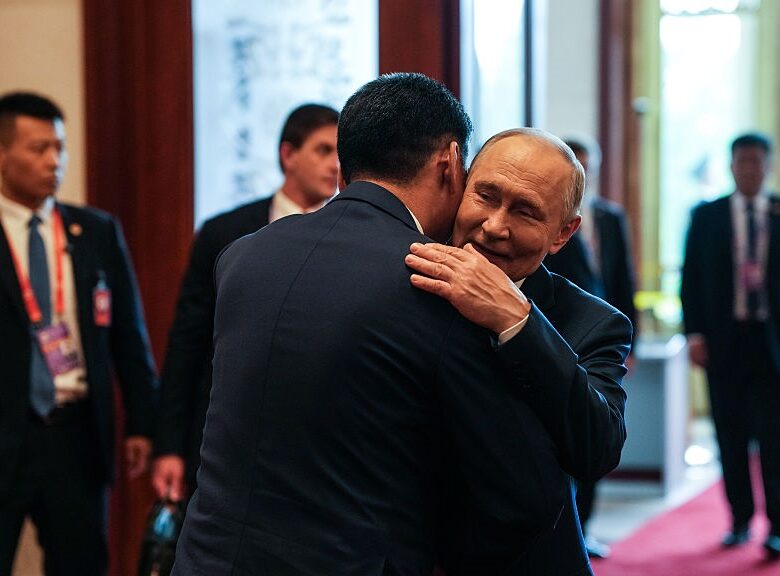 “Стратегічна” угода: Путін випросив у Сі експорт північних оленів до Китаю