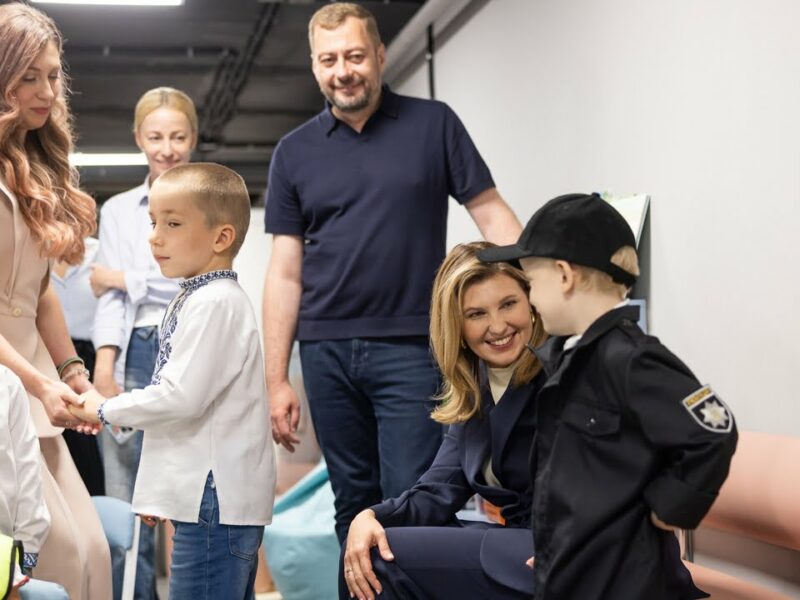 Перша леді України разом із командою Фундації відвідала укриття та Школу Супергероїв на Чернігівщині