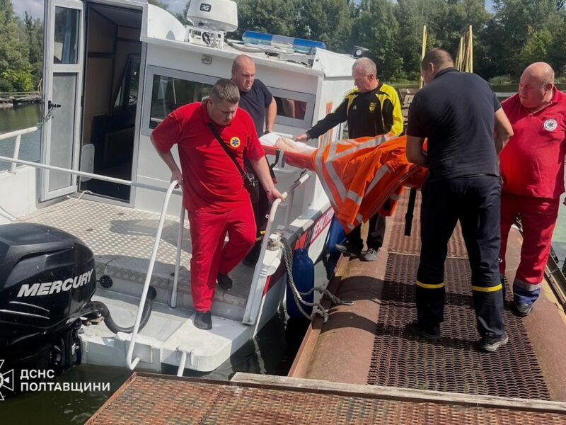 Тимчасову переправу через Дніпро організовано в Кременчуці