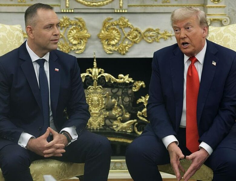 Трамп і Навроцький обговорили атаку російських дронів на Польщу