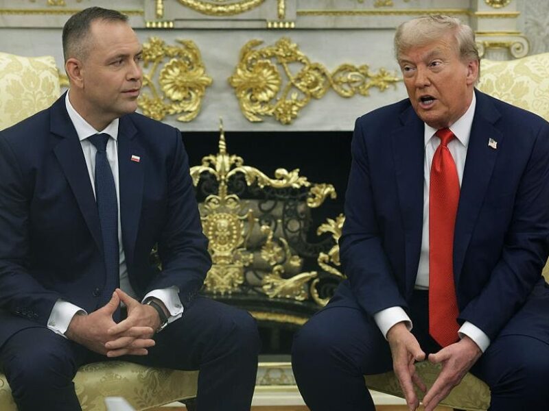 Трамп і Навроцький обговорили атаку російських дронів на Польщу