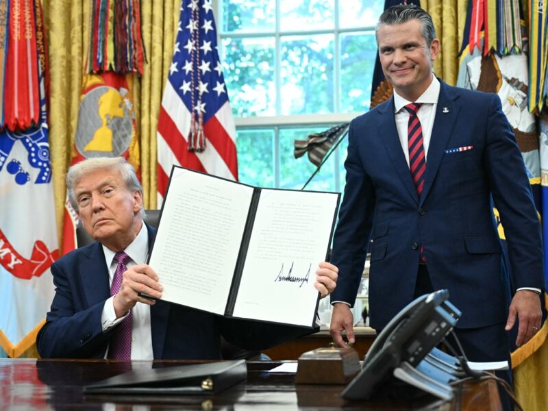 Трамп підписав указ про перейменування Пентагону у “Міністерство війни”