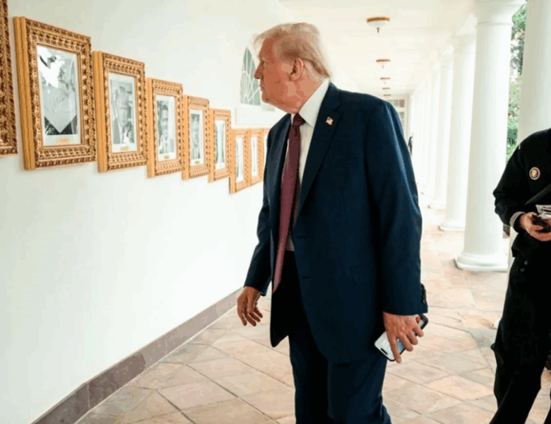 Трамп замінив портрет Байдена на фото апарата для автопідпису документів