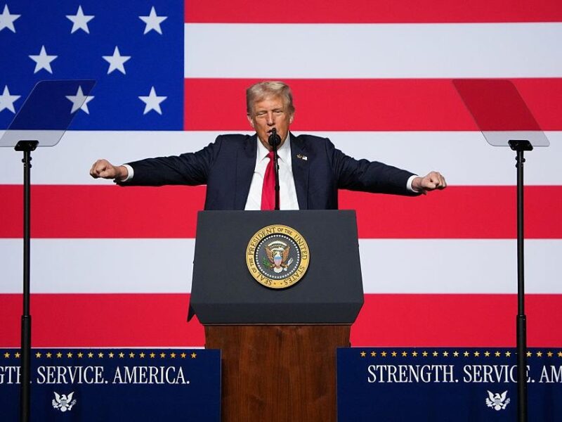 Треба завершити війну в Україні через силу – Трамп