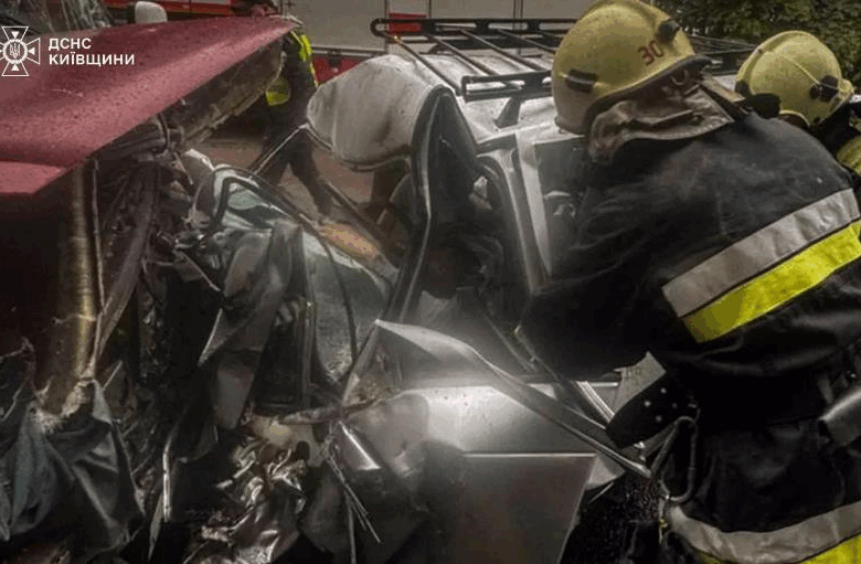 У ДТП на Київщині загинула людина, четверо постраждали