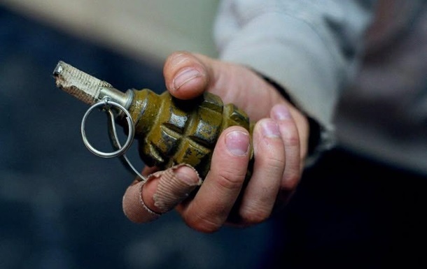 У Хмельницькому чоловік підірвав гранату: є постраждалі