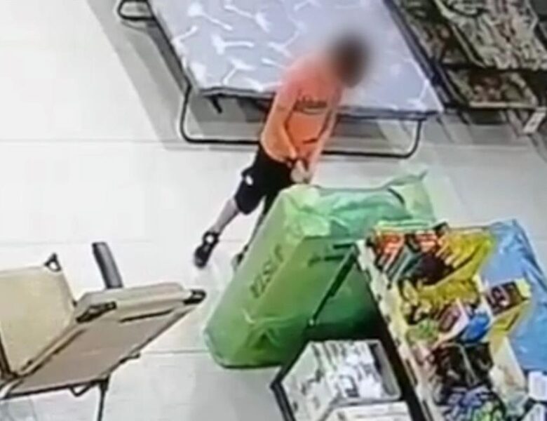 У Києві хлопчик влаштував пожежу в гіпермаркеті