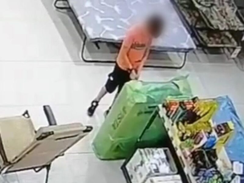 У Києві хлопчик влаштував пожежу в гіпермаркеті