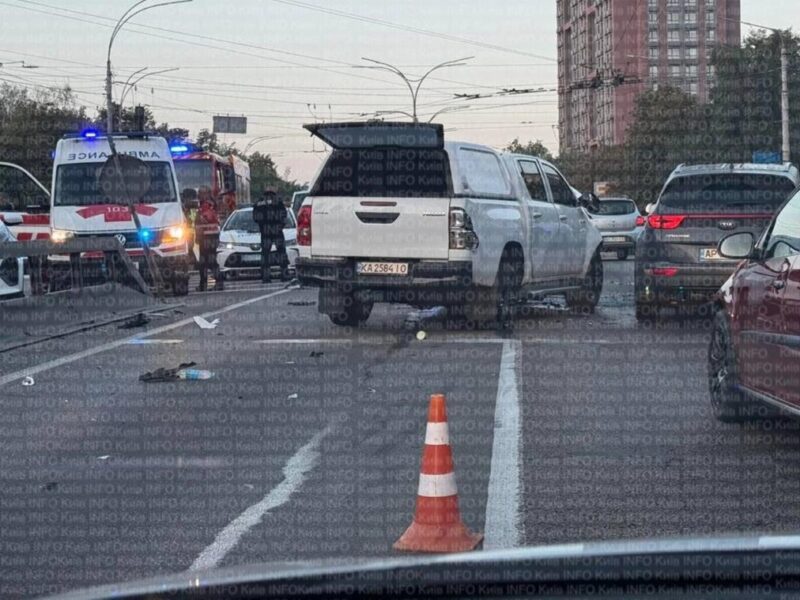 У Києві сталося смертельне ДТП за участю військового