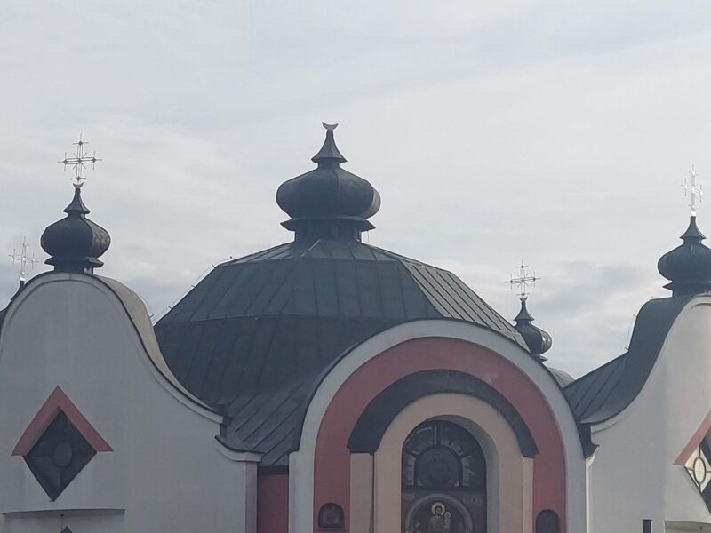 У Польщі із купола української церкви зрізали хрест – посол