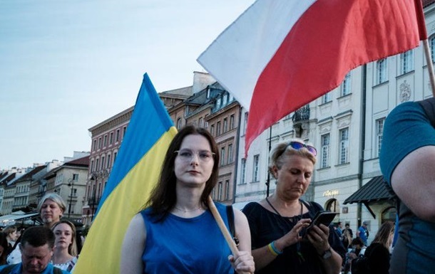 У Польщі ухвалили закон про допомогу українцям