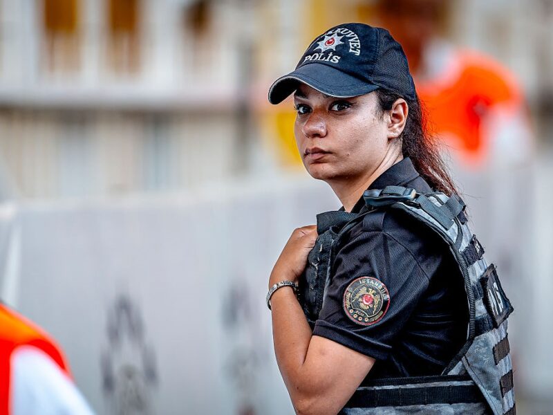 У Туреччині 16-річний підліток напав на поліцейський відділок: є загиблі