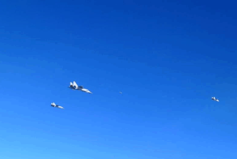 Угорські винищувачі перехопили п’ять російських літаків над Балтійським морем