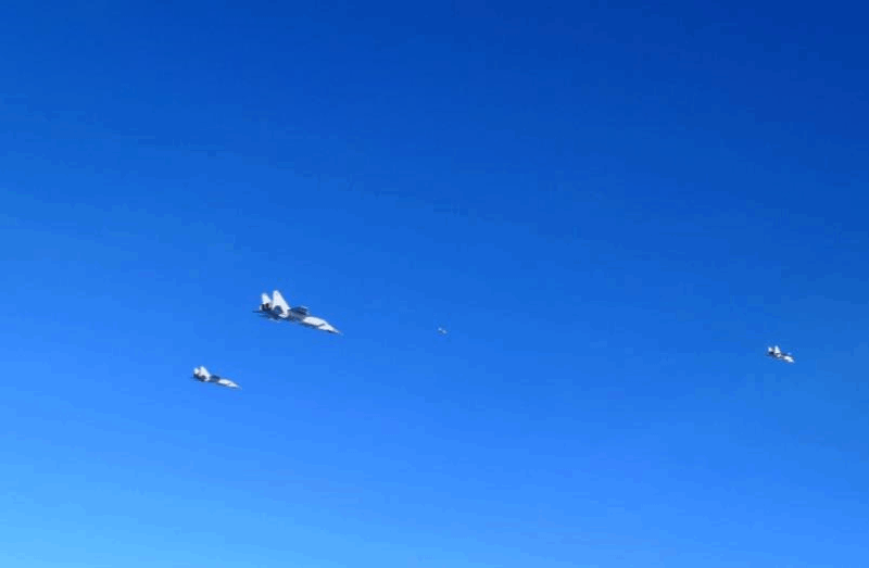 Угорські винищувачі перехопили п’ять російських літаків над Балтійським морем