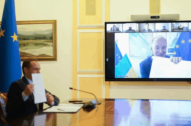 Україна та ЄС продовжили “транспортний безвіз”