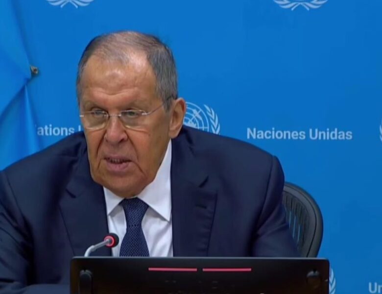 Україна винна у тому, що на неї напала РФ – Лавров