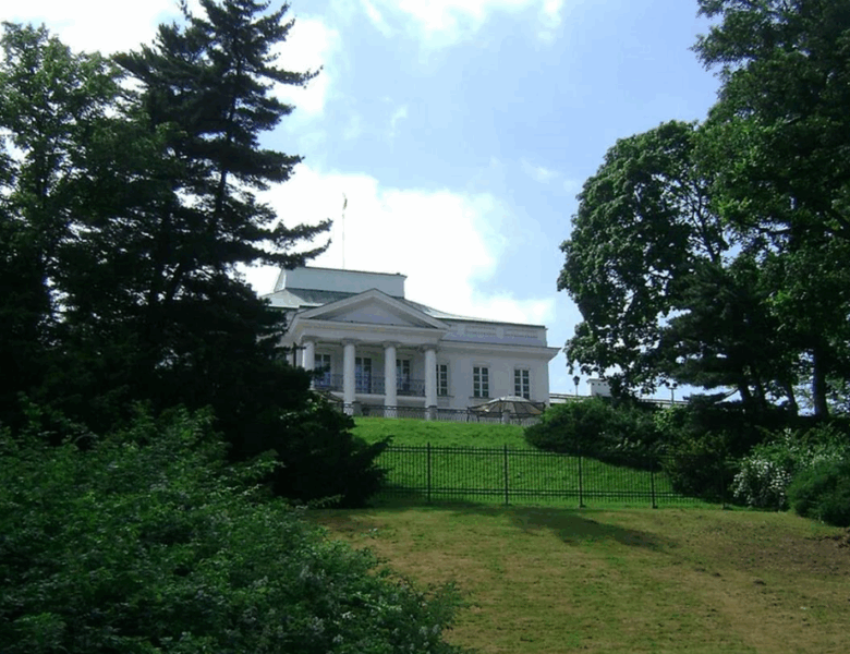 Українця, який запустив дрон над урядовими будівлями в Польщі, депортували