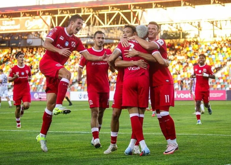 УПЛ називає кращих футболістів і тренера шостого туру