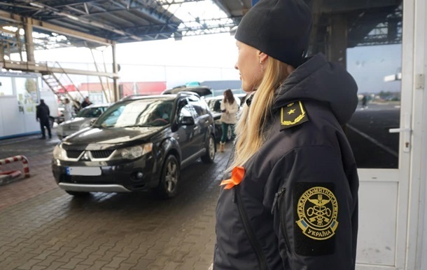 Усі українські митники пройдуть атестацію