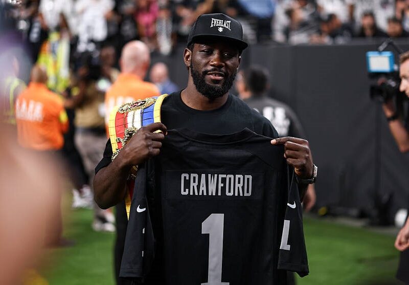 Усик поступився місцем Кроуфорду в рейтингу P4P журналу The Ring