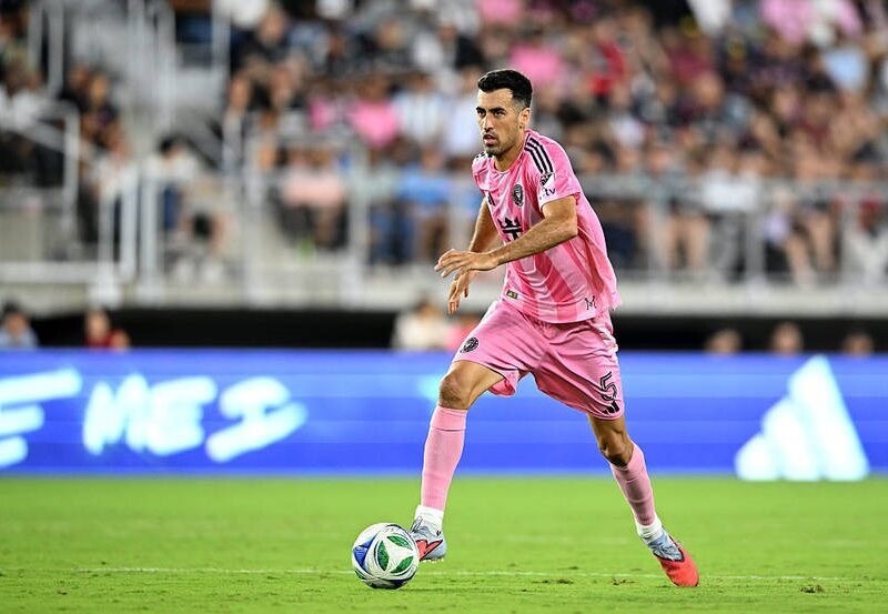 Утілення спадкоємності футбольних зірок вирішив завершити кар’єру