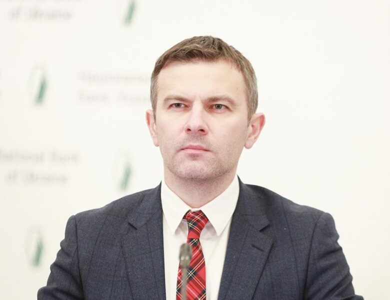 В НБУ пояснили падіння курсу долара до гривні