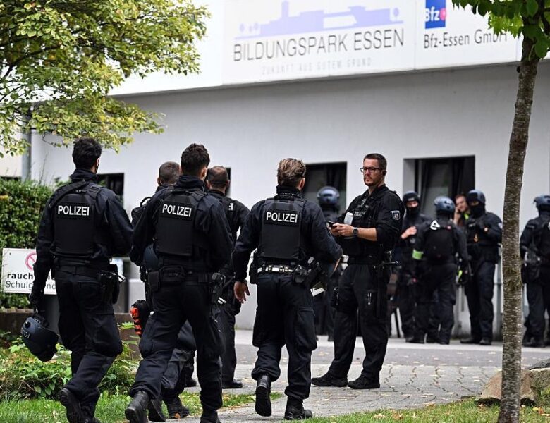 В Німеччині студент поранив ножем викладачку: його застрелила поліція