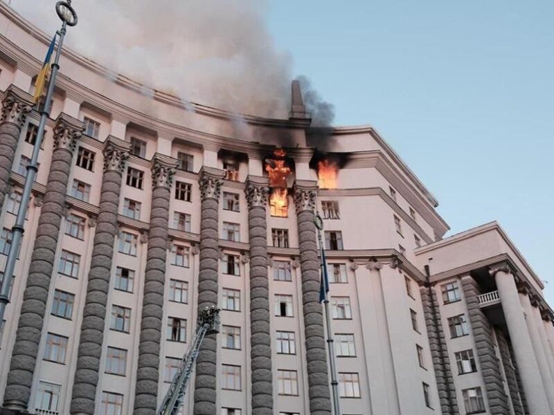 В ОП підтвердили удар ракетою Іскандер по Кабміну