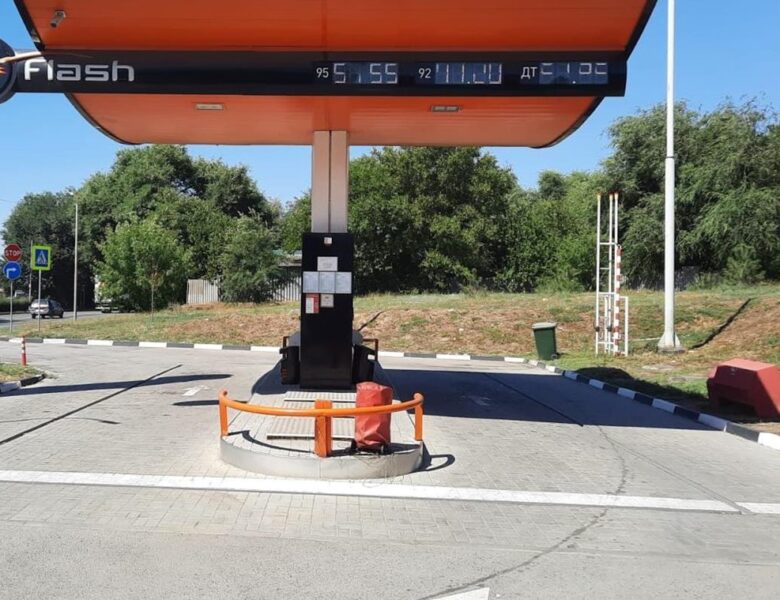 В Росії масово закриваються заправки через “форс-мажори” на НПЗ – ЗМІ