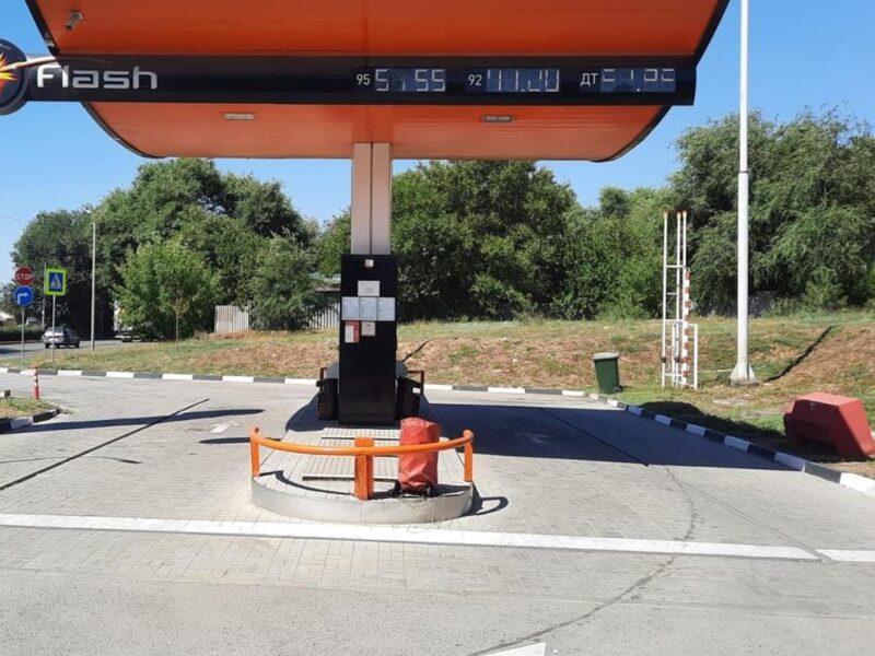 В Росії масово закриваються заправки через “форс-мажори” на НПЗ – ЗМІ