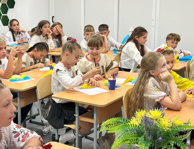 В Україні навчальний рік розпочали 3,5 млн школярів