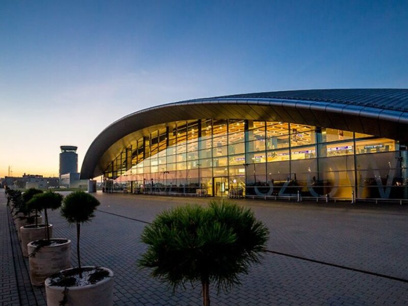 Варшава, Люблін, Жешув: Повітряний простір закрито