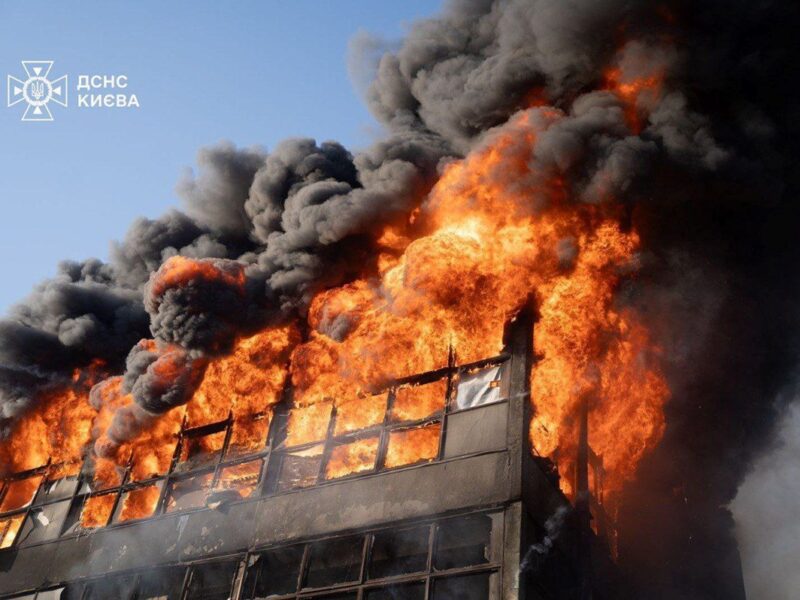 Вибухи на Київщині: пояснення влади, зміни руху УЗ