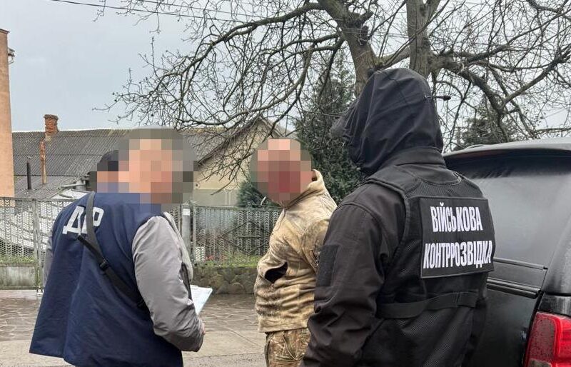 Військовий посадовець постане перед судом за вимагання грошей у підлеглих