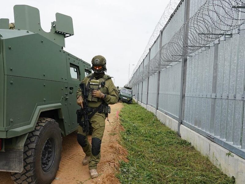 З Польщі депортували пʼятьох українців