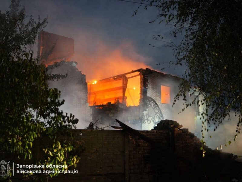 З’явилося відео “прильоту” по будинку в Запоріжжі