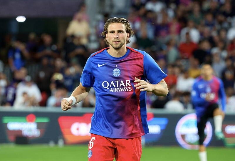 Забарний поділився своєю трійкою фаворитів на Золотий м’яч