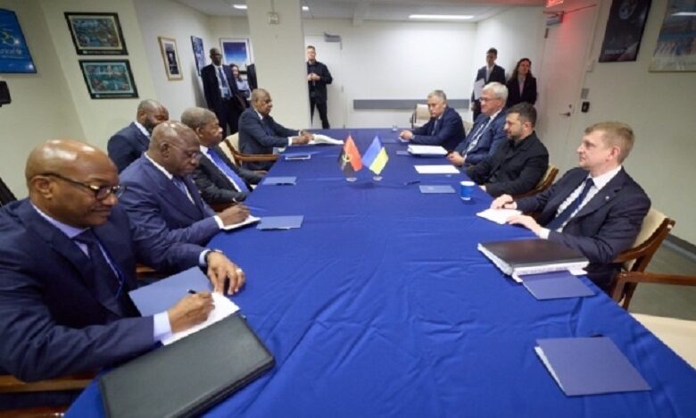 Зеленський обговорив поглиблення партнерства з президентом Анголи