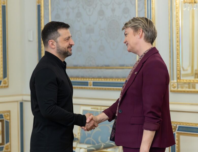 Зеленський обговорив з головою МЗС Британії посилення ППО