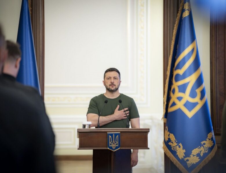 Зеленський вручив розвідникам державні нагороди