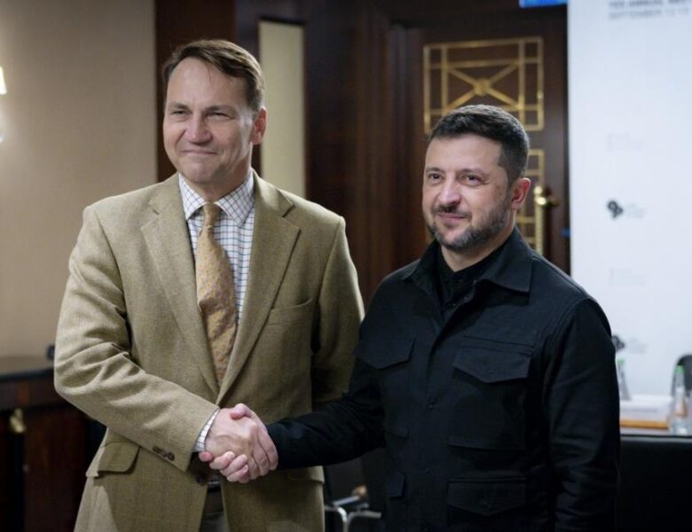 Зеленський зустрівся з главою МЗС Польщі на тлі атаки дронів РФ