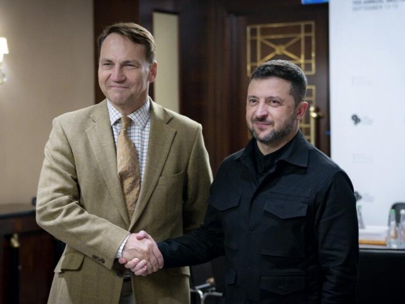 Зеленський зустрівся з главою МЗС Польщі на тлі атаки дронів РФ