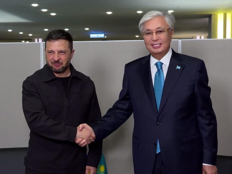 Зенеський і Токаєв обговорили війну в Україні