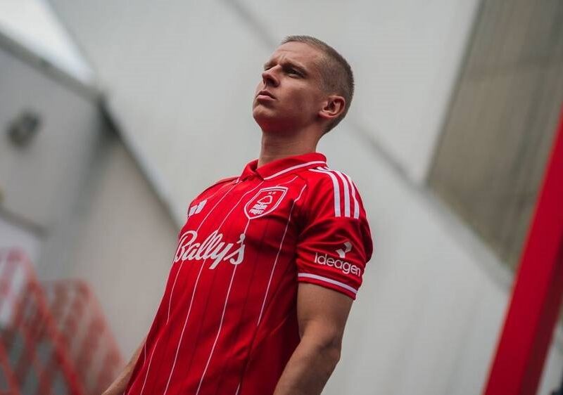 Зінченка офіційно представили у Ноттінгем Форест