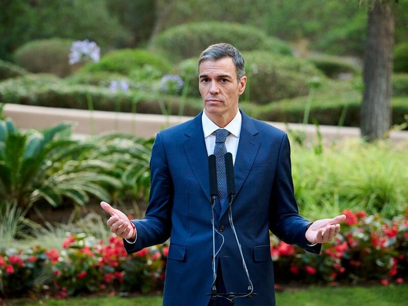 Зламався літак: прем’єр Іспанії не долетів на саміт коаліції охочих