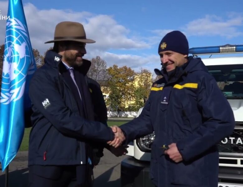 ДСНС отримала 12 броньованих медичних автомобілів від ПРООН