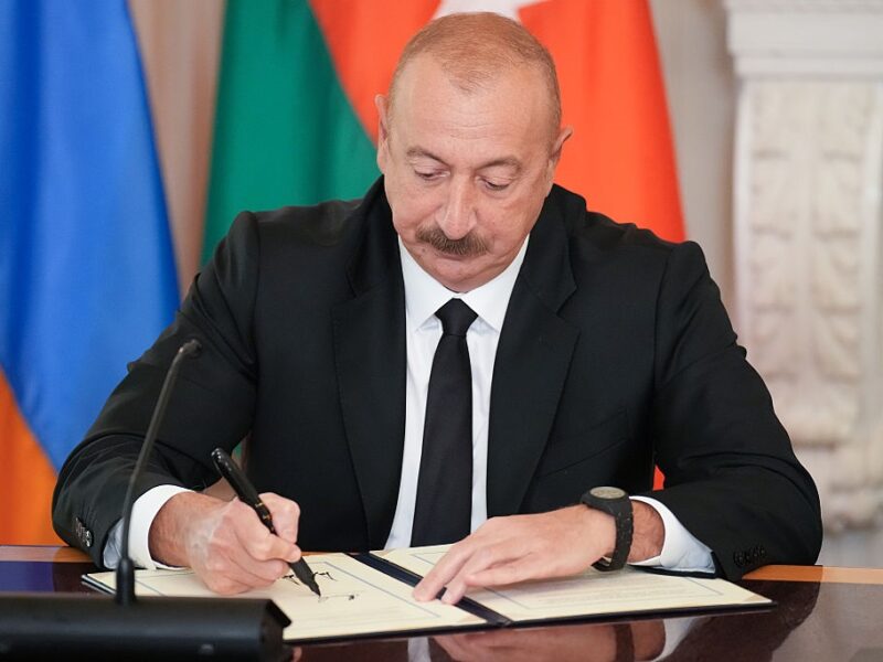 Алієв оголосив про “етап миру” з Вірменією