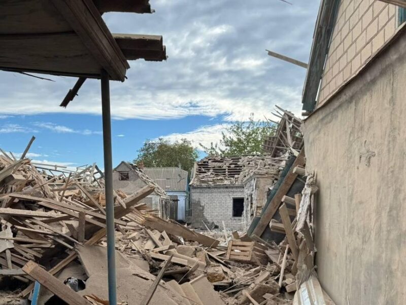 Армія РФ атакувала Херсон: загинула одна людина, троє поранених