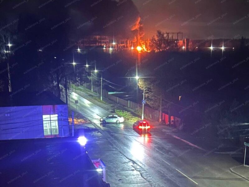 Атака дронів на Росію: є ураження підстанції і НПЗ