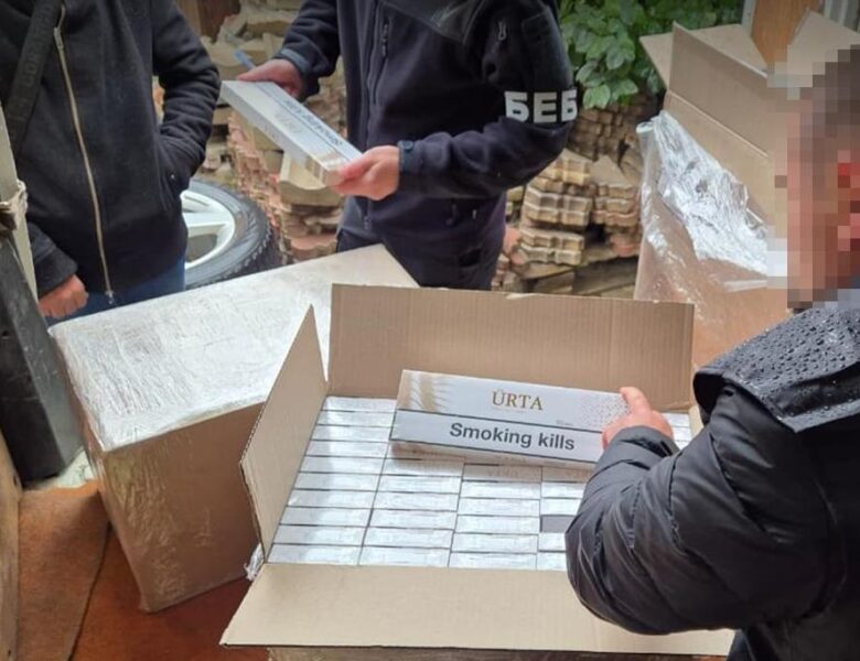 БЕБ викрило незаконне виробництво сигарет на Одещині